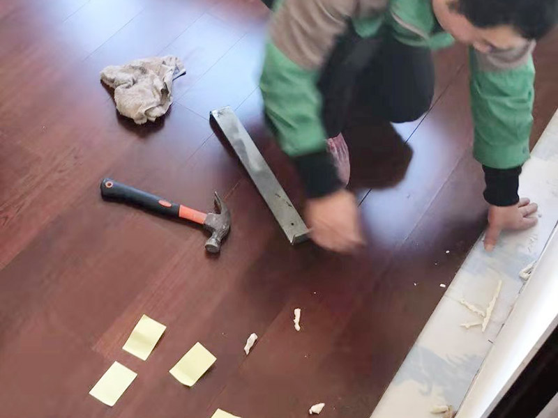 ?？趯嵞镜匕灏惭b的時候采取什么方法更好